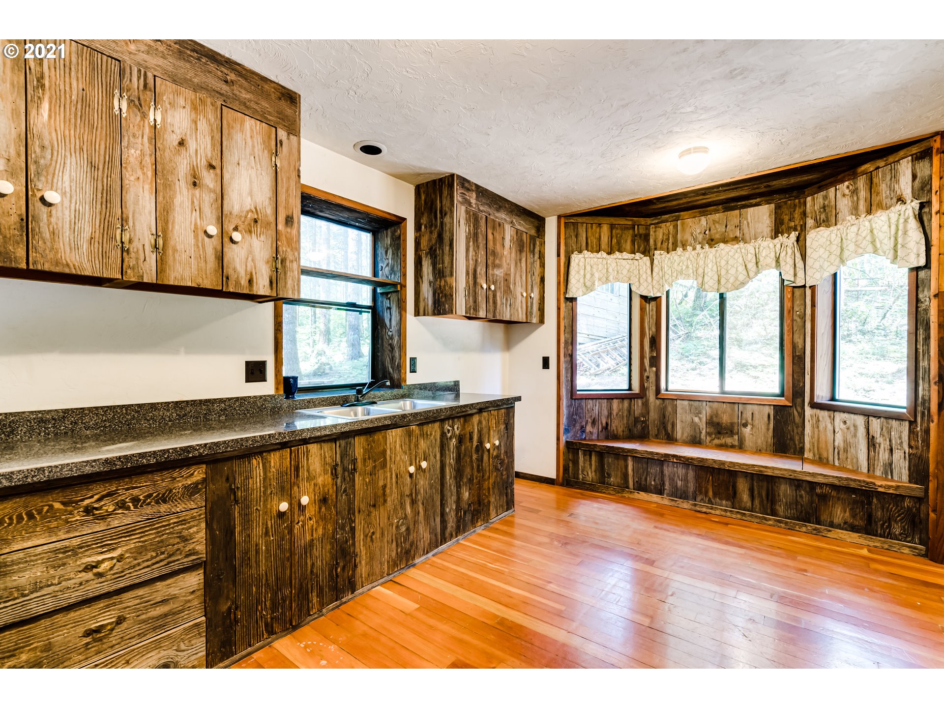 91116 Poodle Creek Road Noti, OR 97461 - Photo 5 of 30 Gallery Image 5