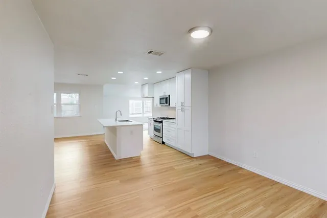 $2,450 | 538 East Fairmeadows Drive, Duncanville, TX 75116