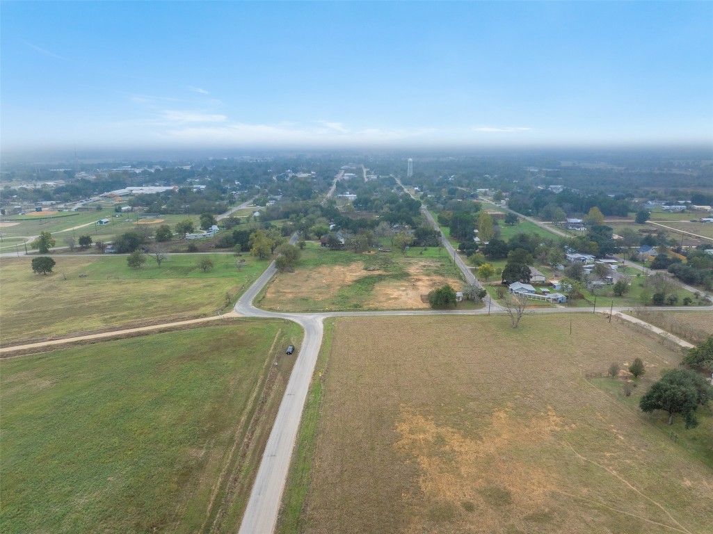 621 Tenth Street Lexington, TX 78947 - Photo 17 of 25