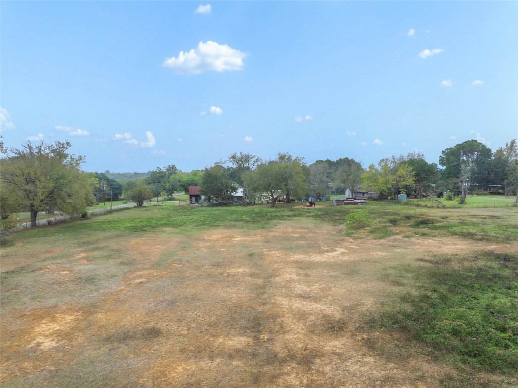 621 Tenth Street Lexington, TX 78947 - Photo 4 of 25