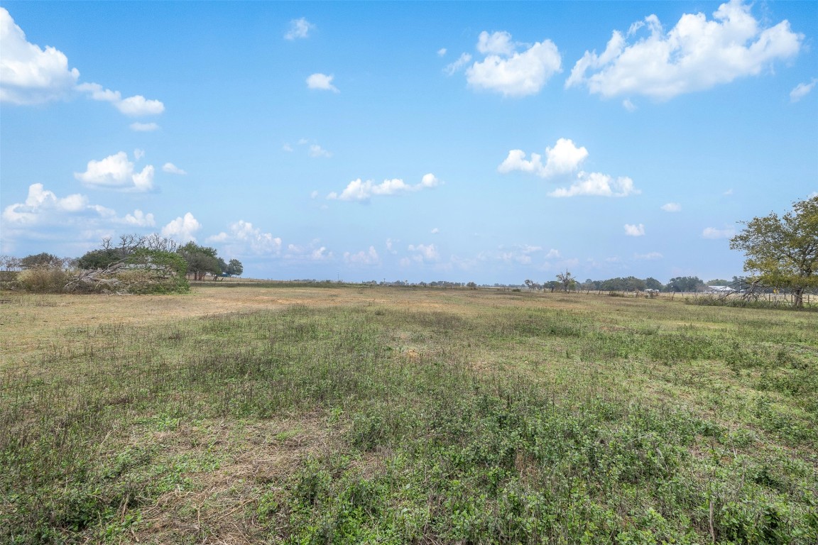 621 Tenth Street Lexington, TX 78947 - Photo 5 of 25