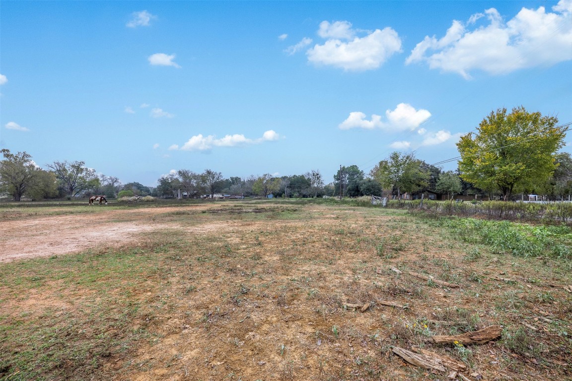 621 Tenth Street Lexington, TX 78947 - Photo 7 of 25