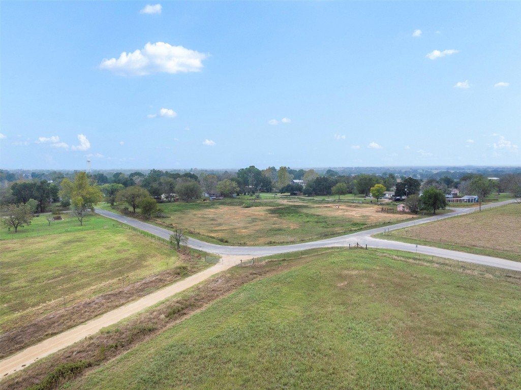 621 Tenth Street Lexington, TX 78947 - Photo 10 of 25