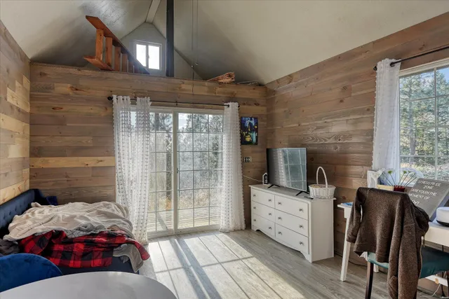 $749,999 | 704 McCammon Drive, Elk, WA 99009