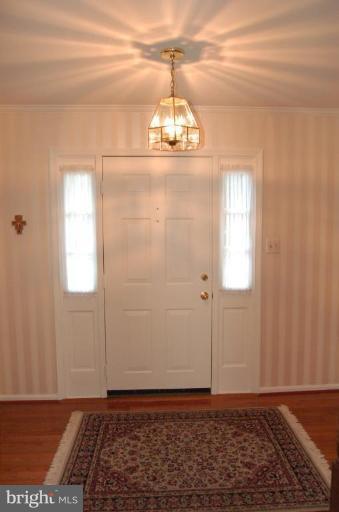 33 Treworthy Road North Potomac, MD 20878 - Photo 3 of 30 Entrance / Foyer