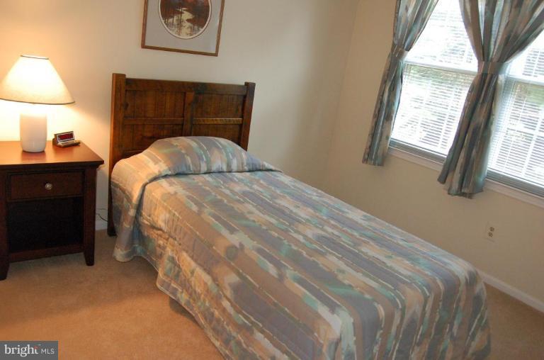 33 Treworthy Road North Potomac, MD 20878 - Photo 23 of 30 Bedroom #4