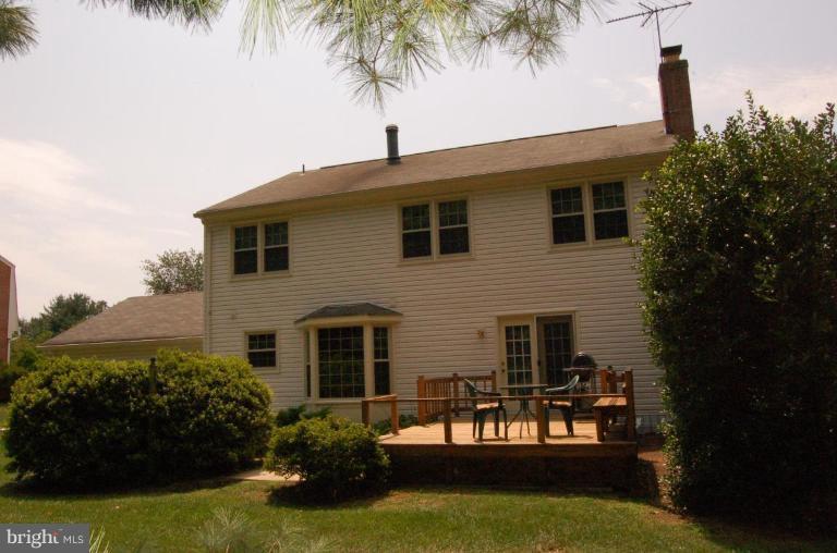 33 Treworthy Road North Potomac, MD 20878 - Photo 27 of 30 Exterior (Rear)