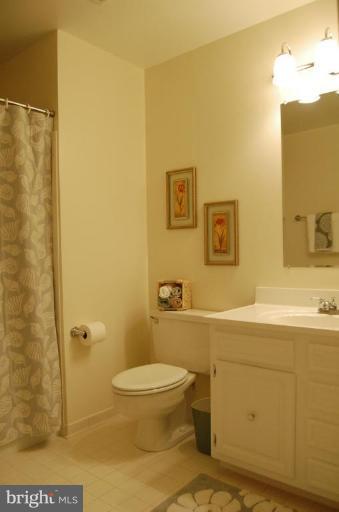 33 Treworthy Road North Potomac, MD 20878 - Photo 29 of 30 Master Bath