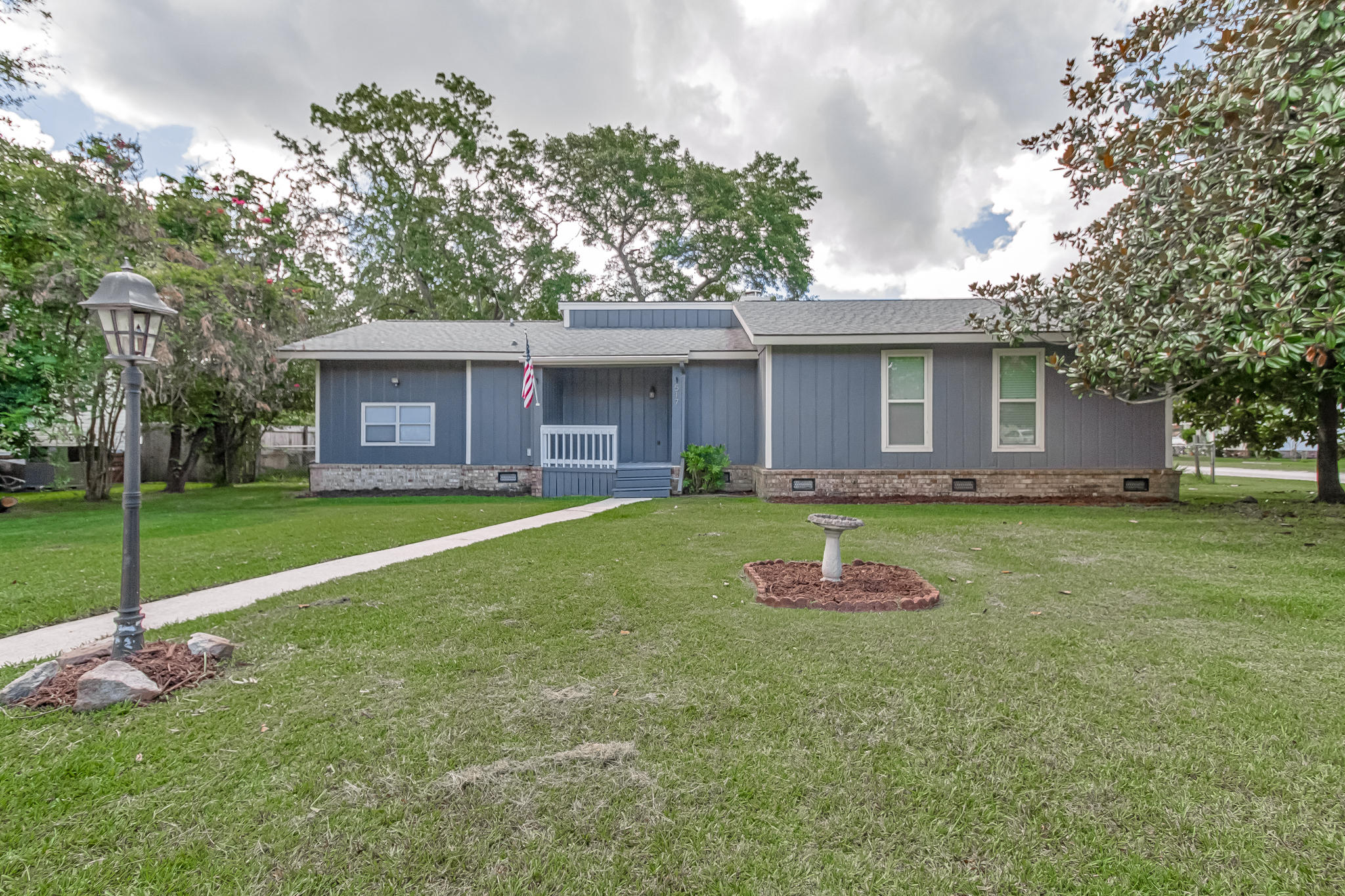 517 Longleaf Road Summerville, SC 29486 - Photo 1 of 37 517 Longleaf