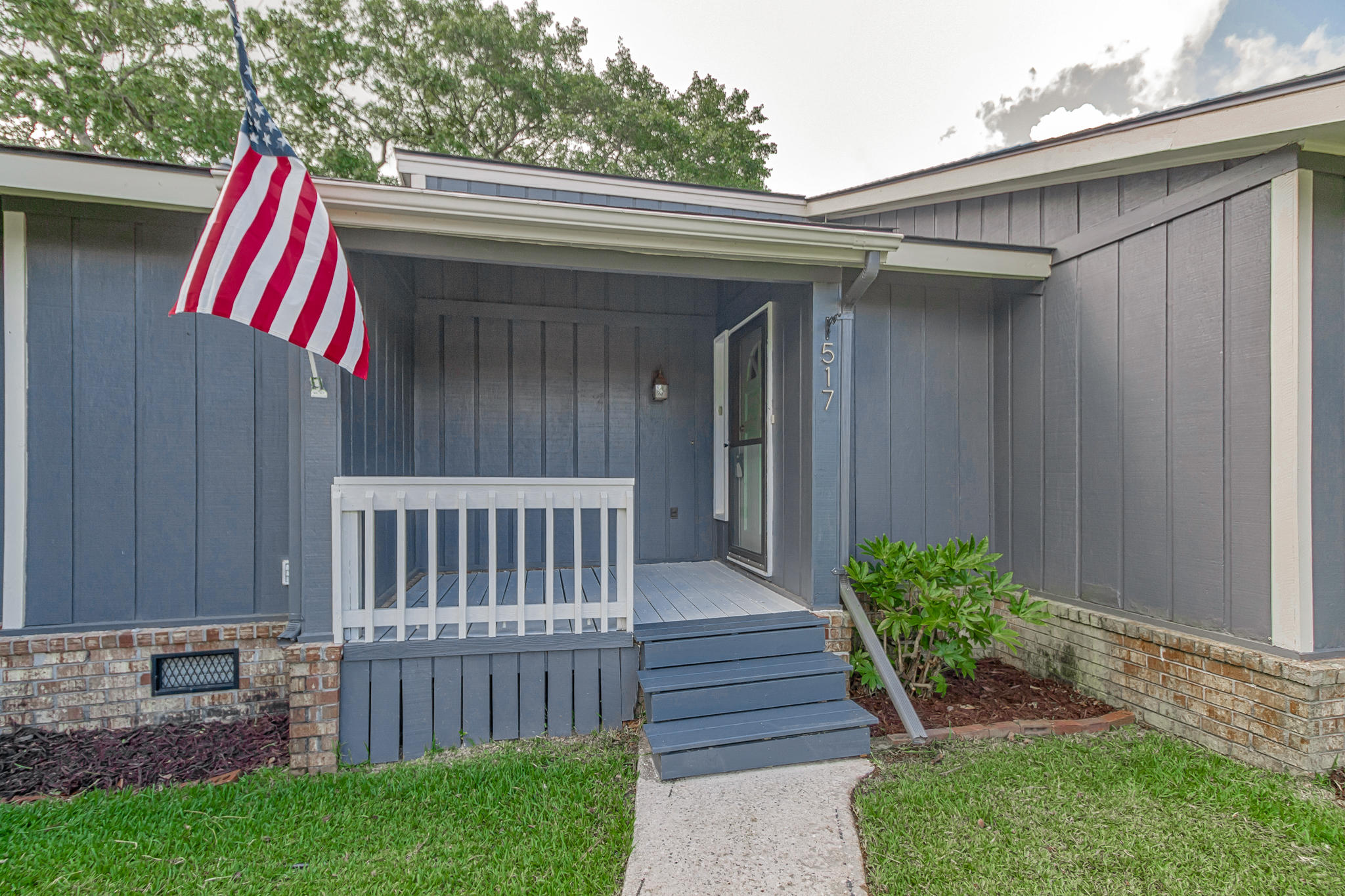 517 Longleaf Road Summerville, SC 29486 - Photo 2 of 37 517 Longleaf