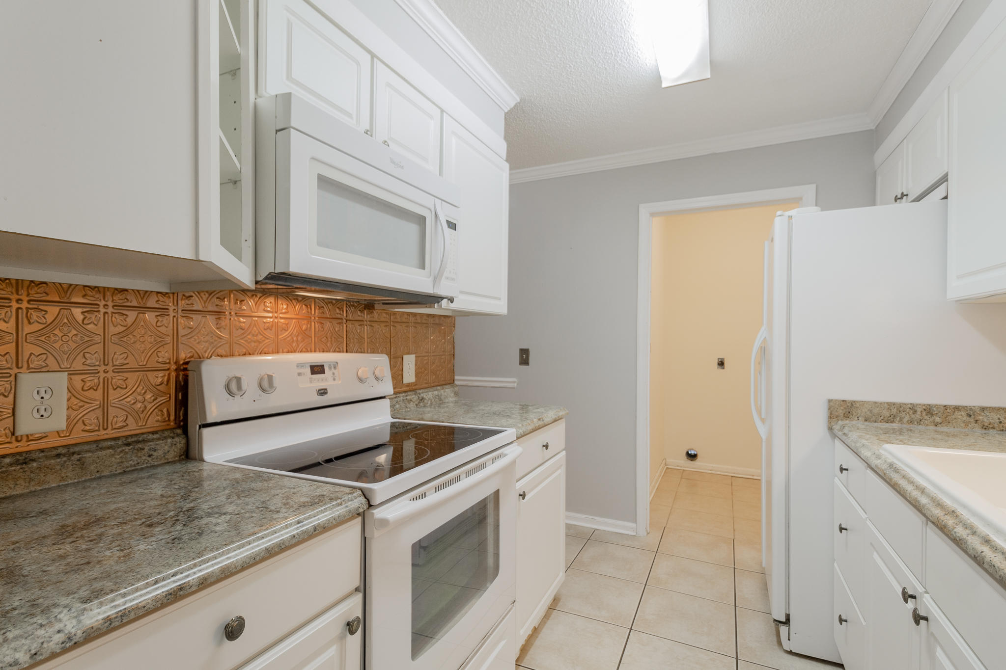 517 Longleaf Road Summerville, SC 29486 - Photo 14 of 37 Kitchen
