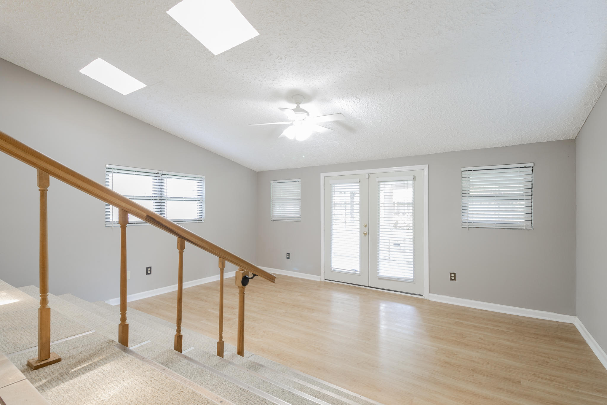517 Longleaf Road Summerville, SC 29486 - Photo 17 of 37 Sunken Family Room
