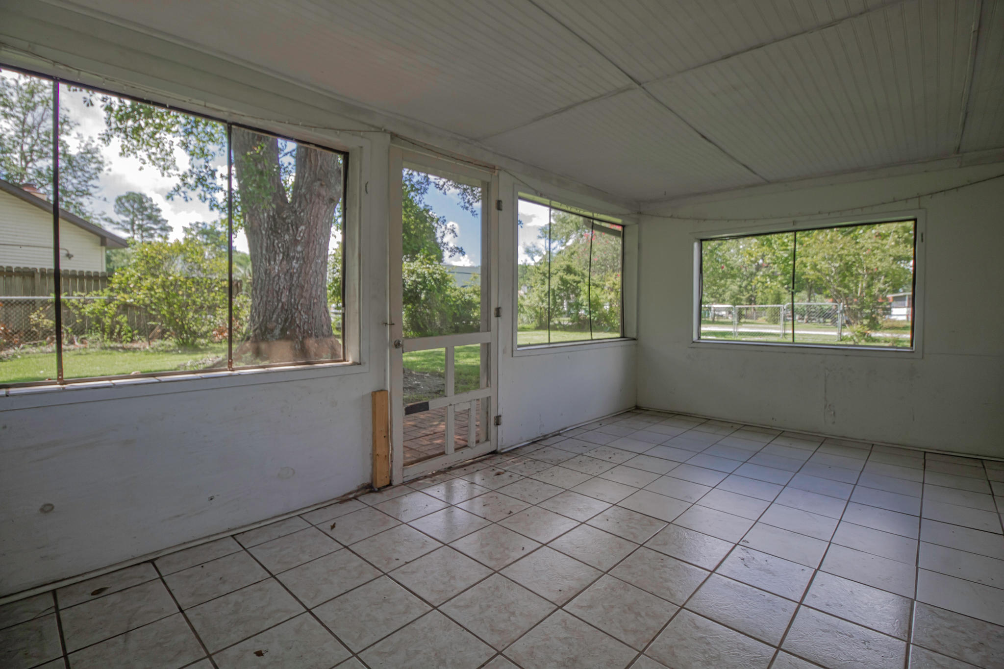 517 Longleaf Road Summerville, SC 29486 - Photo 33 of 37 Sunroom
