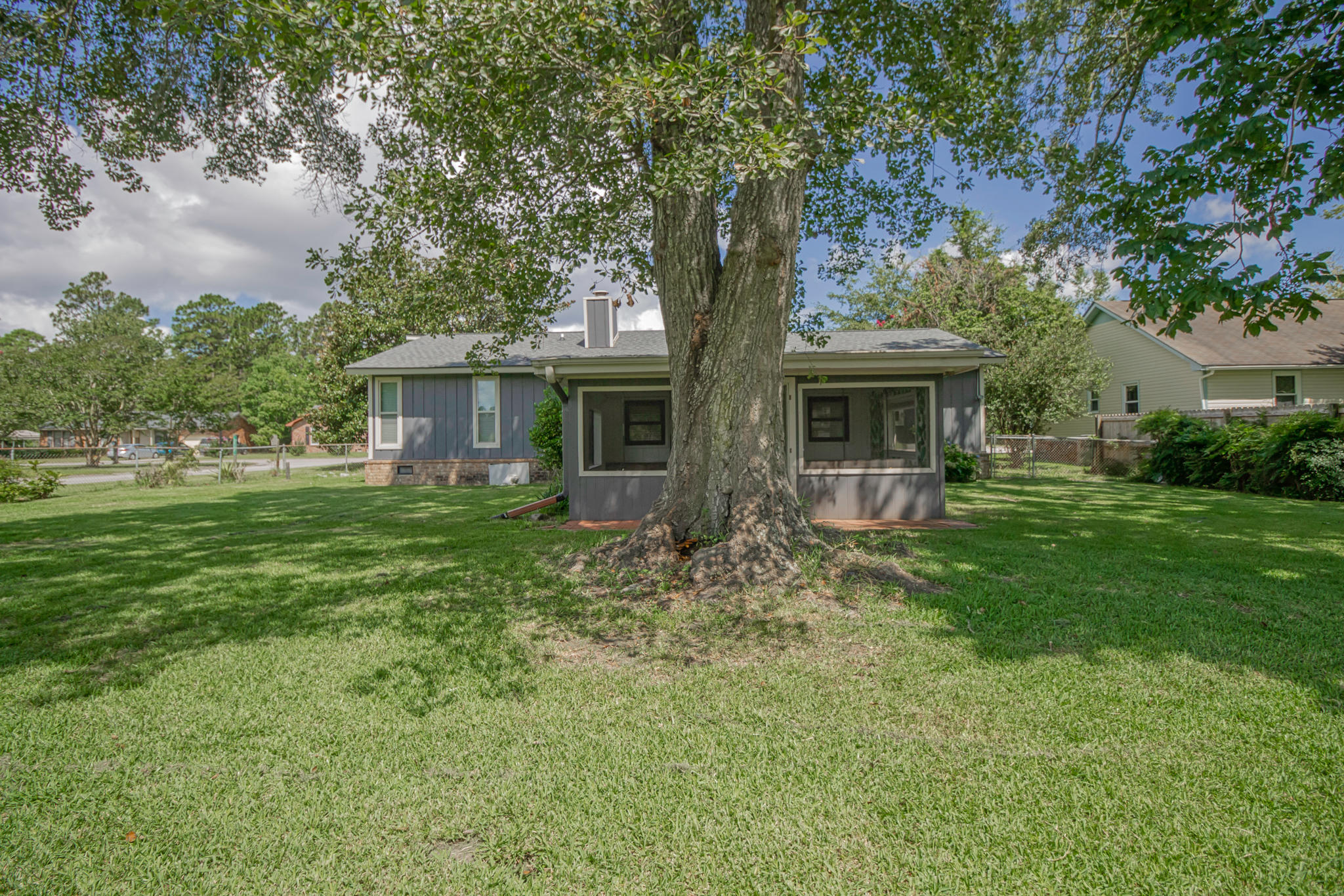517 Longleaf Road Summerville, SC 29486 - Photo 35 of 37 Backyard