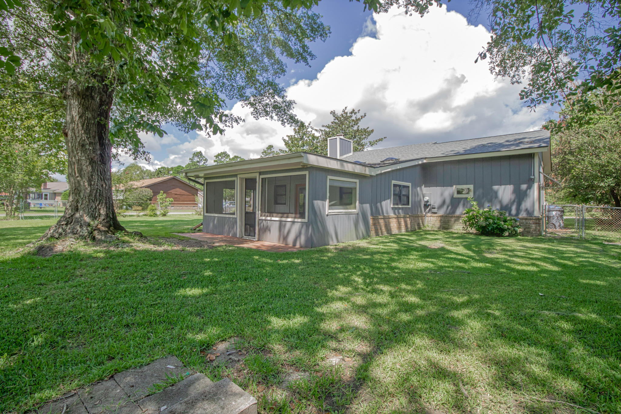 517 Longleaf Road Summerville, SC 29486 - Photo 36 of 37 Backyard