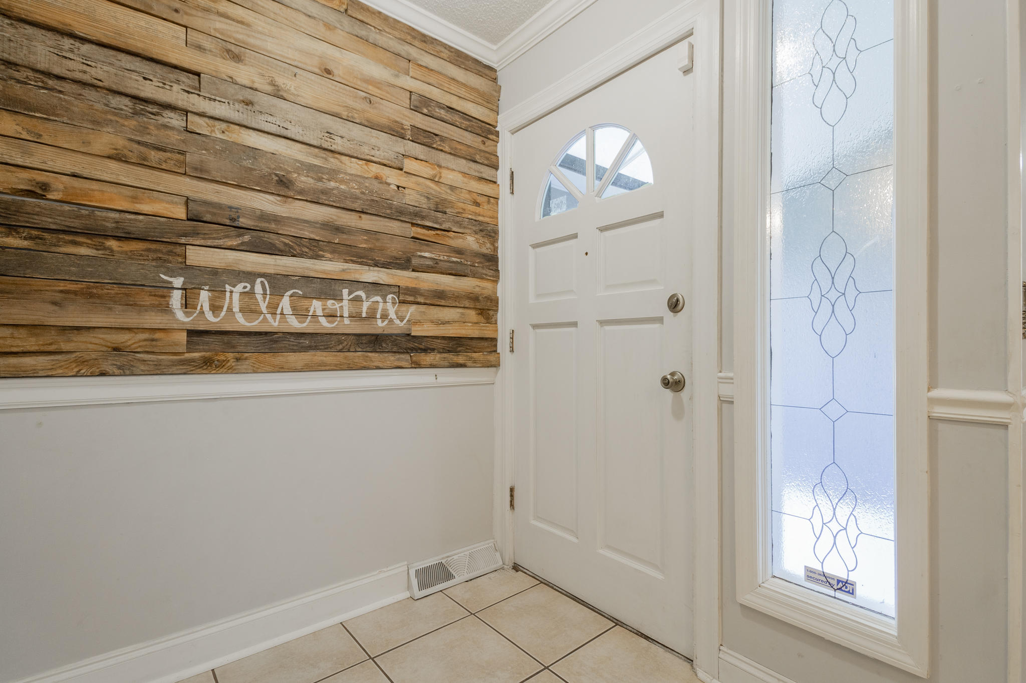 517 Longleaf Road Summerville, SC 29486 - Photo 6 of 37 Foyer