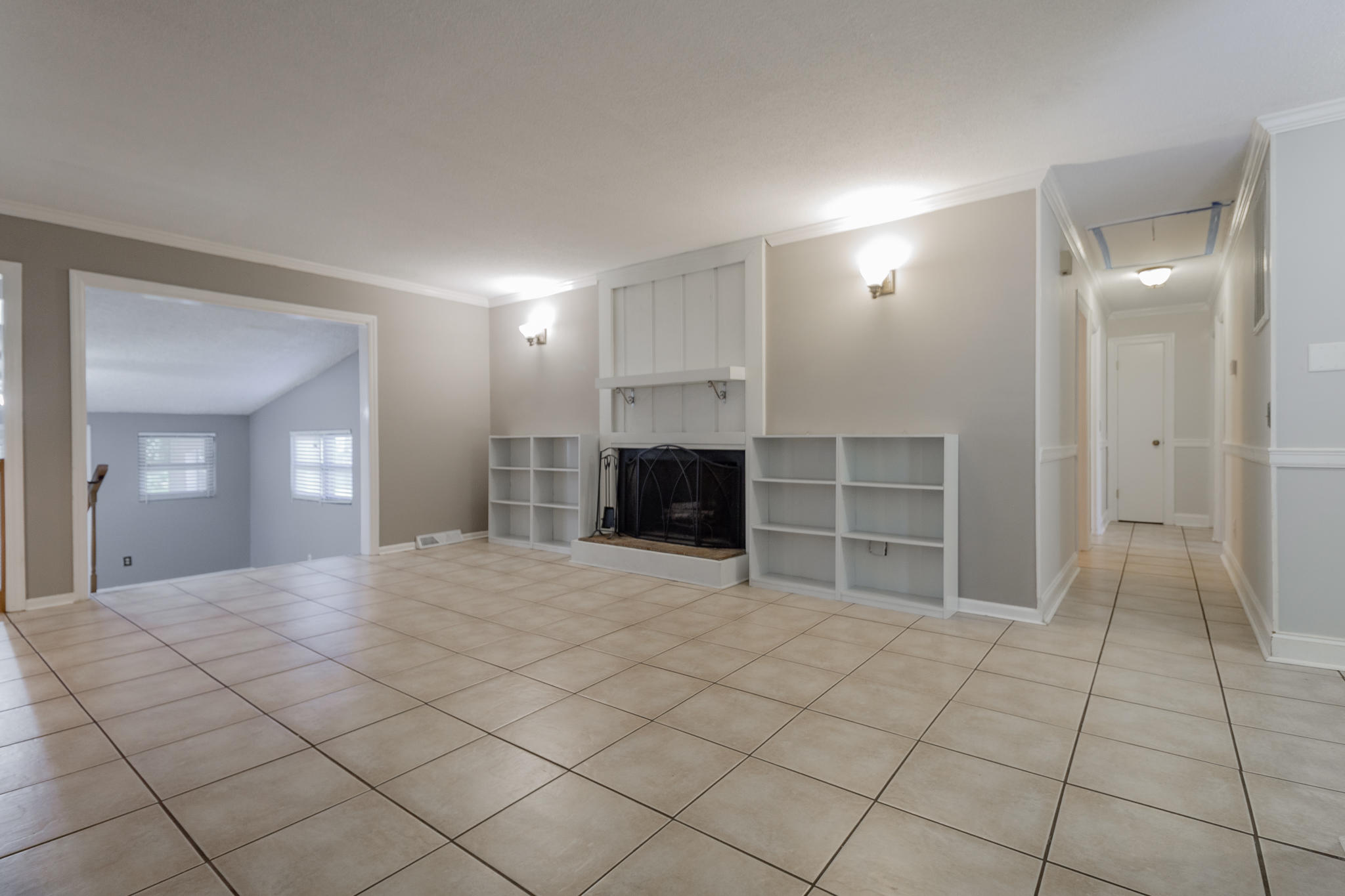 517 Longleaf Road Summerville, SC 29486 - Photo 9 of 37 Living Room