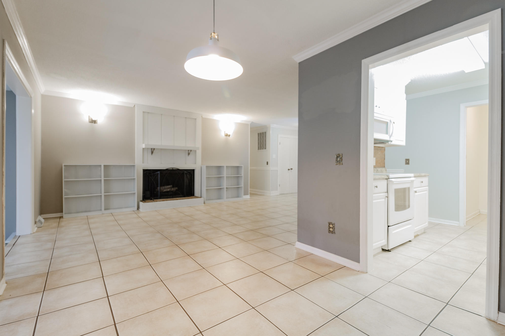 517 Longleaf Road Summerville, SC 29486 - Photo 10 of 37 Dining Area to Living Room