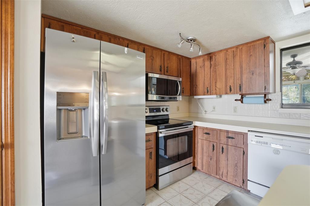 2153 Marble Avenue Spring Hill, FL 34609 - Photo 14 of 53 Gallery Image 14