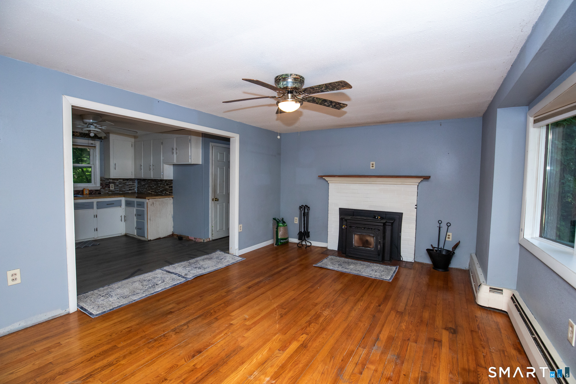 38 Little City Road Killingworth, CT 06419 - Photo 6 of 20 Living room