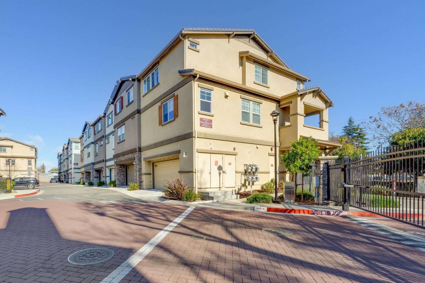 245 Spring Harvest Road Hayward, CA 94544 - Photo 2 of 21