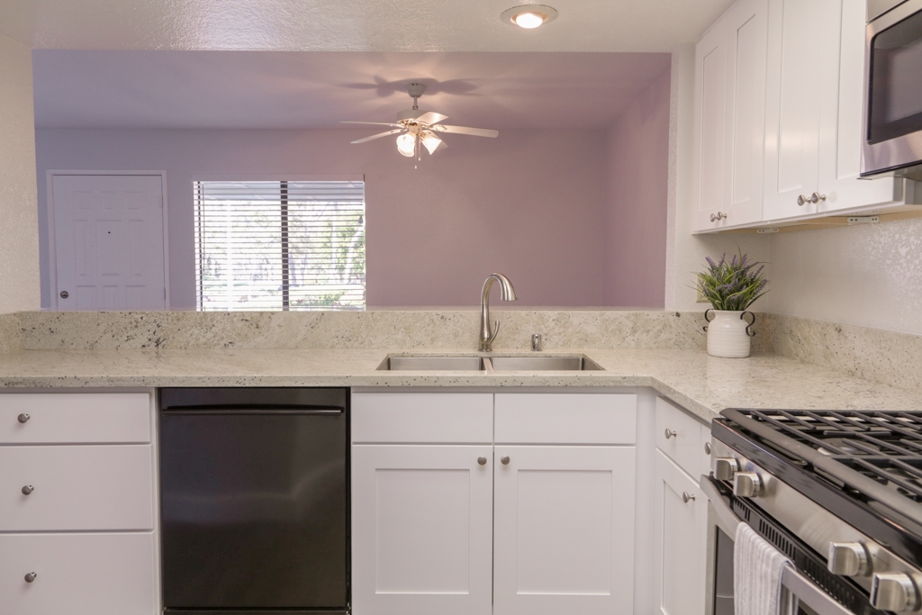 869 Buttercup Road Carlsbad, CA 92011 - Photo 5 of 22