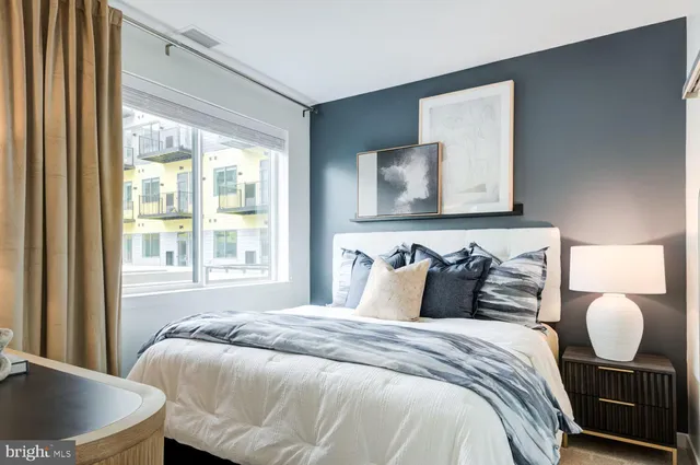 $2,000 | 501-31 North Christopher Columbus Boulevard, Unit 2524, Philadelphia, PA 19123