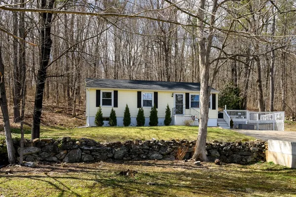 $399,900 | 261 School Street North, Barre, MA 01005