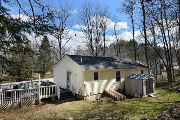 $399,900 | 261 School Street North, Barre, MA 01005