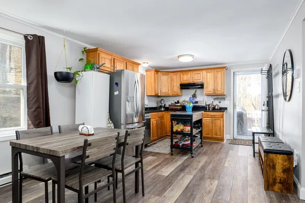 $399,900 | 261 School Street North, Barre, MA 01005