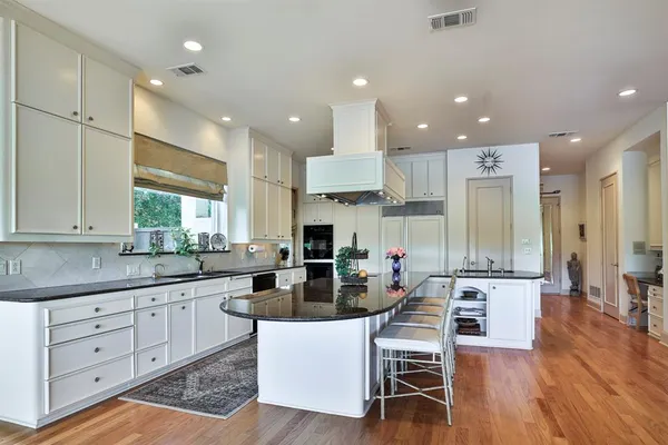 $1,895,000 | 6940 Laurel Valley Drive, Fort Worth, TX 76132