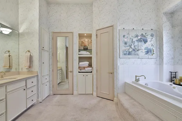 $1,895,000 | 6940 Laurel Valley Drive, Fort Worth, TX 76132