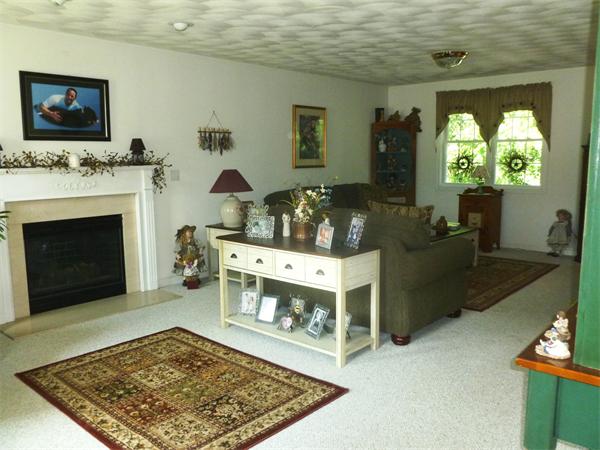 51 Michael Road Attleboro, MA 02703 - Photo 4 of 15 Gallery Image 4