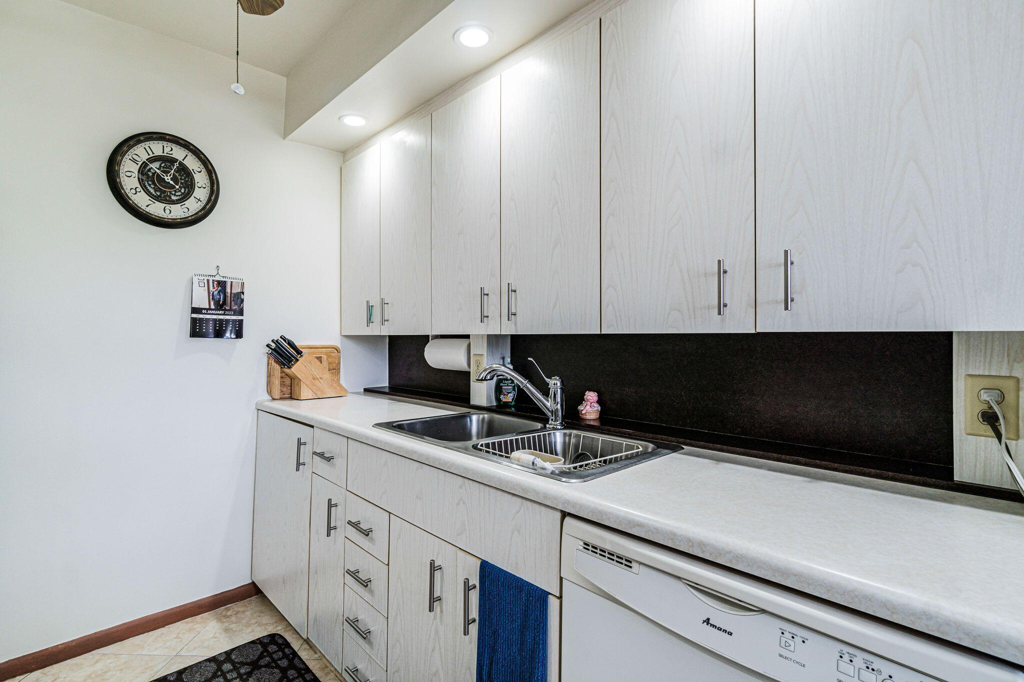 3066 Guildford East Boca Raton, FL 33434 - Photo 11 of 36 Kitchen