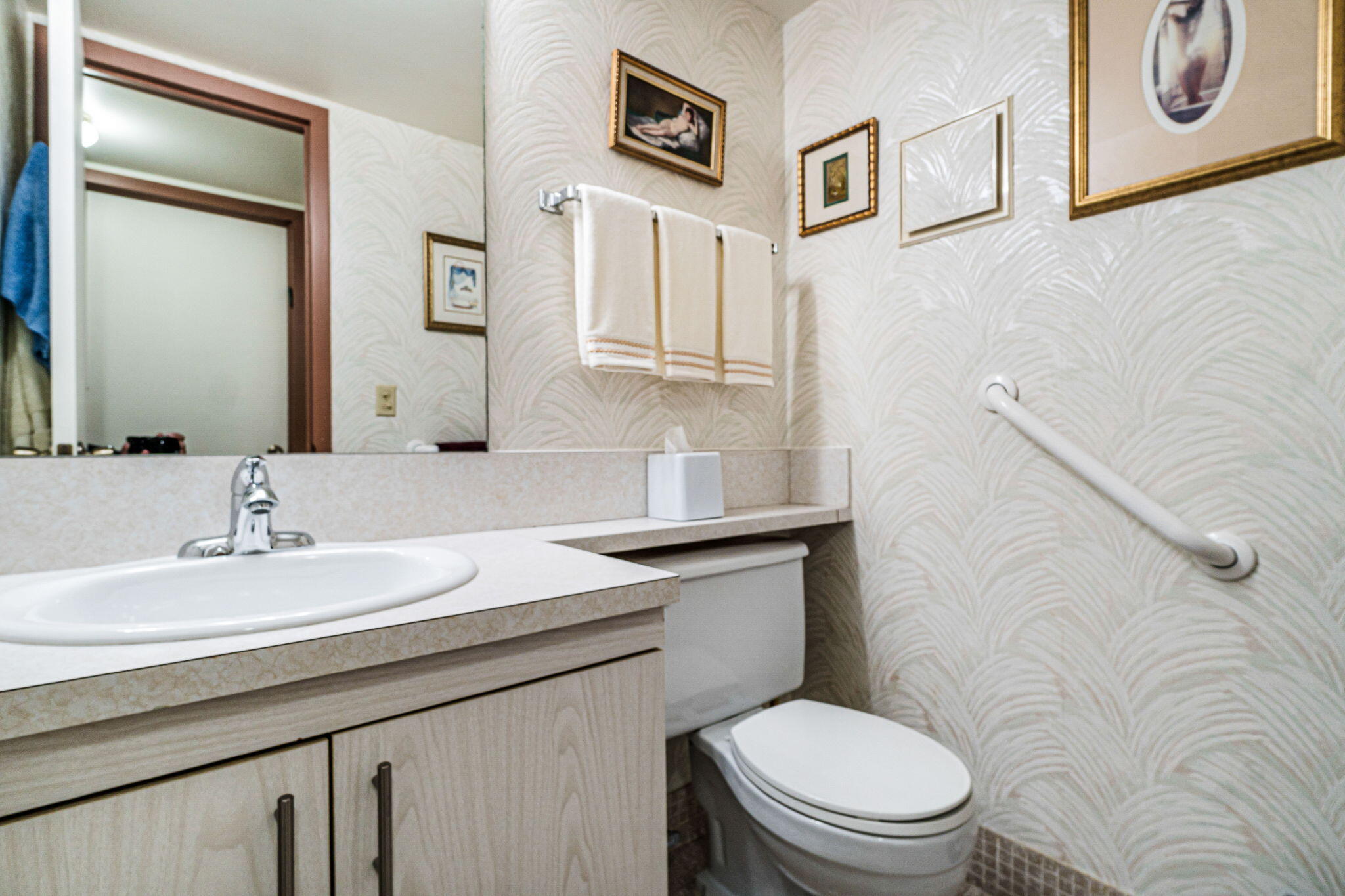 3066 Guildford East Boca Raton, FL 33434 - Photo 20 of 36 Half Bathroom