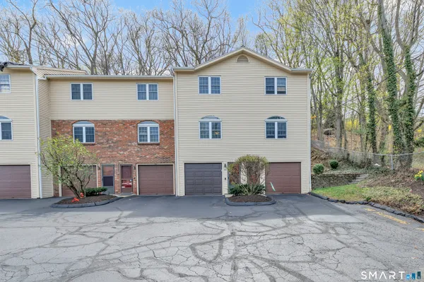 $329,900 | 146 Howe Avenue, Unit 146, Shelton, CT 06484