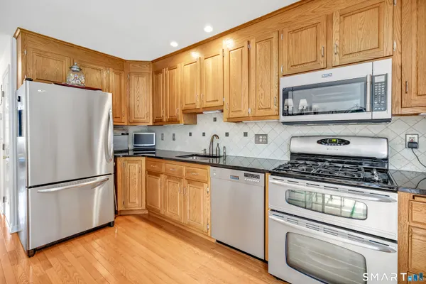 $329,900 | 146 Howe Avenue, Unit 146, Shelton, CT 06484