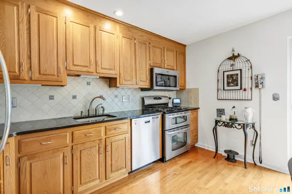 $329,900 | 146 Howe Avenue, Unit 146, Shelton, CT 06484