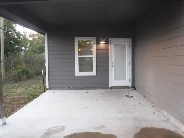 $1,550 | 1633 Cree Trail, Kingsland, TX 78639