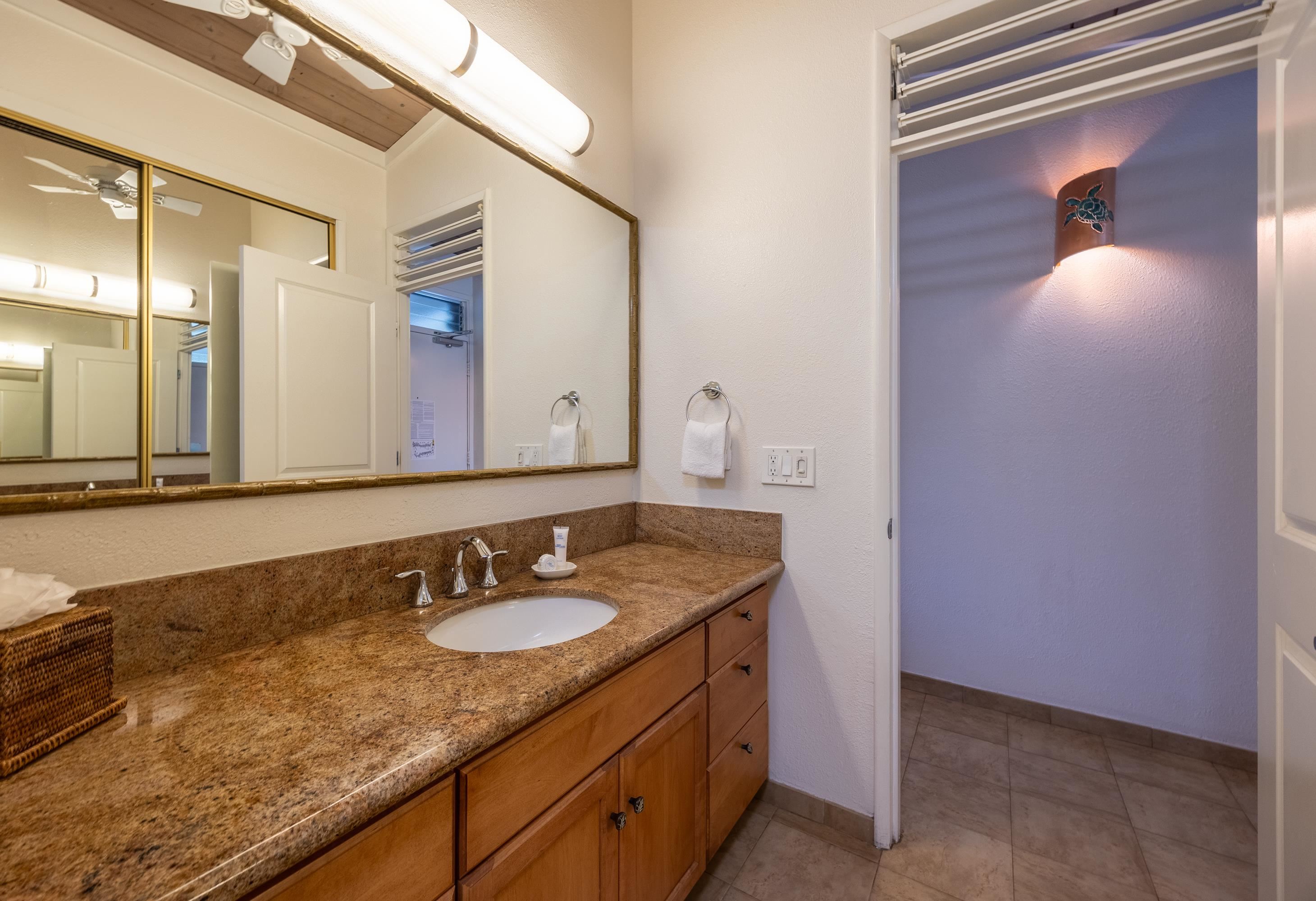 5315 Lower Honoapiilani Road, Unit C215 Lahaina, HI 96761 - Photo 13 of 47 Gallery Image 13