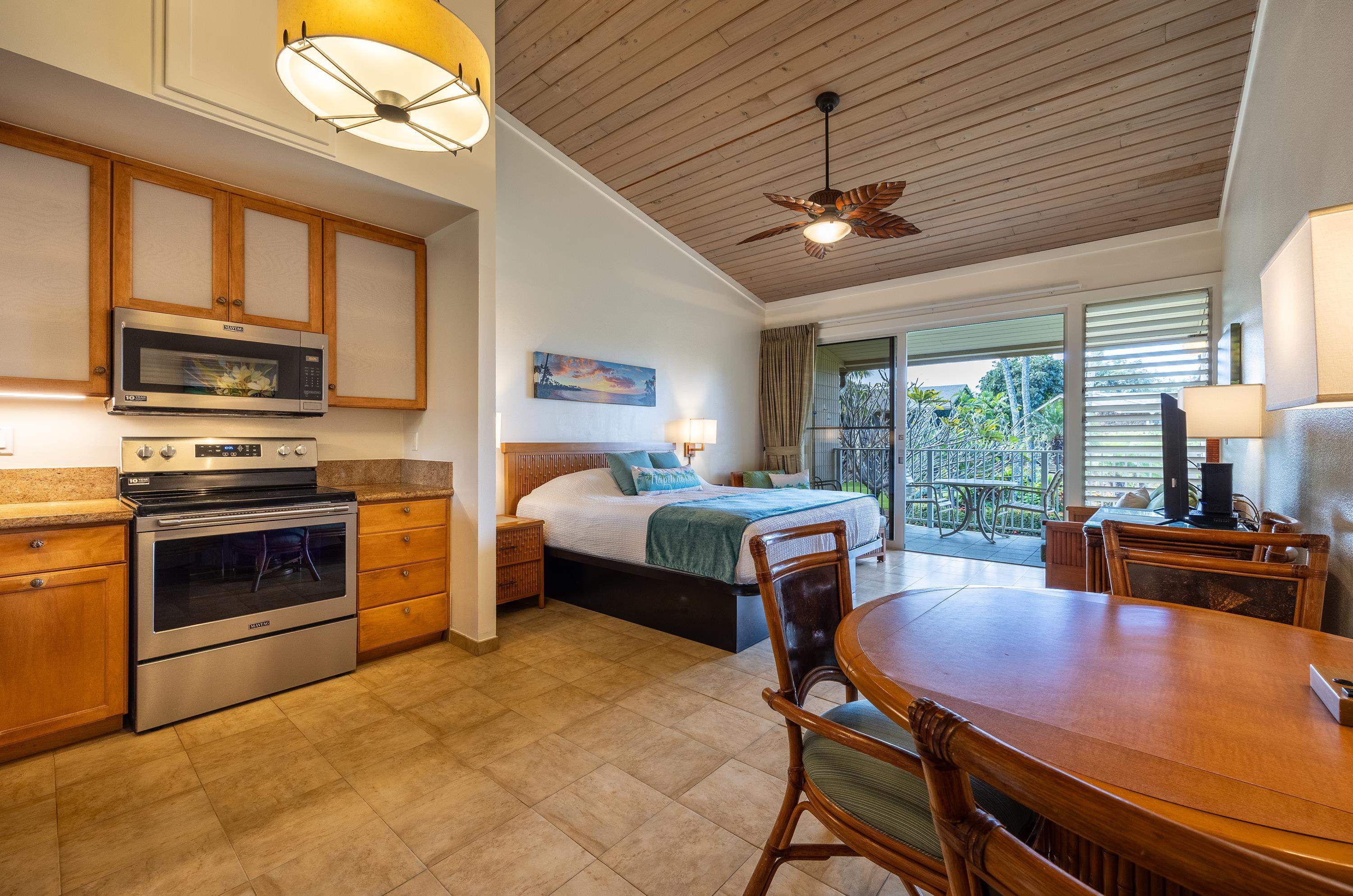 5315 Lower Honoapiilani Road, Unit C215 Lahaina, HI 96761 - Photo 9 of 47 Gallery Image 9