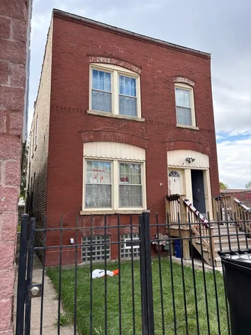$278,000 | 3553 West Cermak Road, Chicago, IL 60623