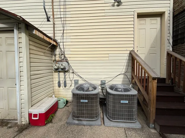 $278,000 | 3553 West Cermak Road, Chicago, IL 60623