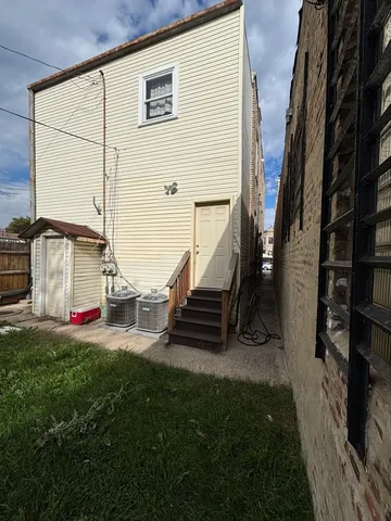 $275,000 | 3553 West Cermak Road, Chicago, IL 60623