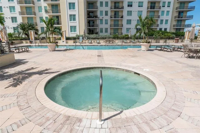$2,395,000 | 800 North Tamiami Trail, Unit 1603, Sarasota, FL 34236