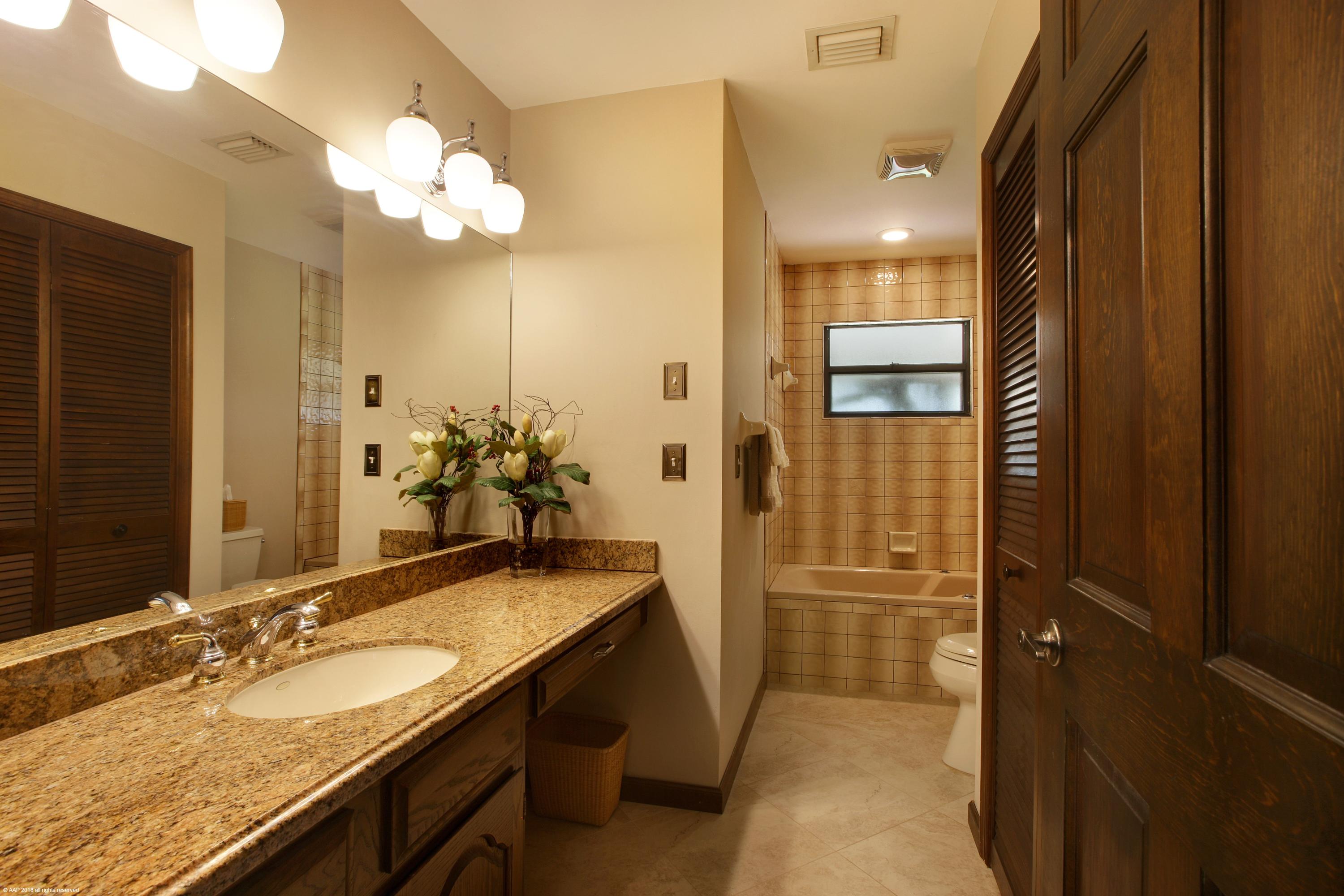5968 Reynolds Road Lake Worth, FL 33449 - Photo 18 of 34 Bathroom 2