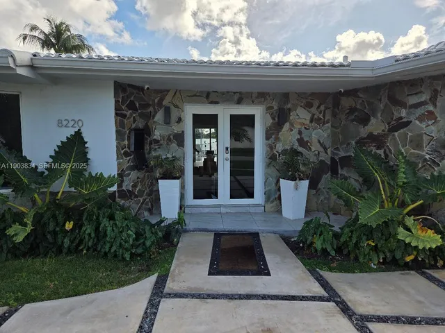 $8,400 | 8220 Southwest 48th Street, Miami, FL 33155