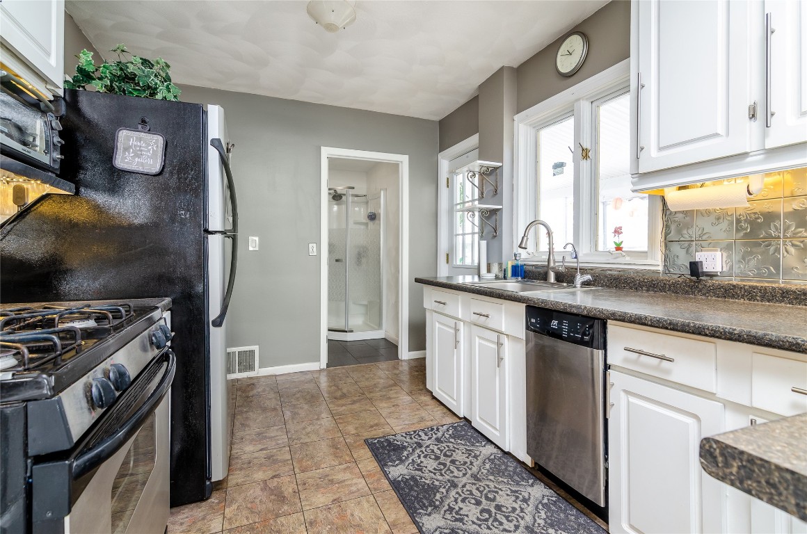 252 Kimble Road Vestal, NY 13850 - Photo 8 of 20 Gallery Image 8