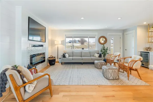 $1,050,000 | 106 Lake Viking Terrace, Gallatin, MO 64640