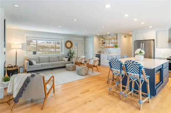 $1,050,000 | 106 Lake Viking Terrace, Gallatin, MO 64640